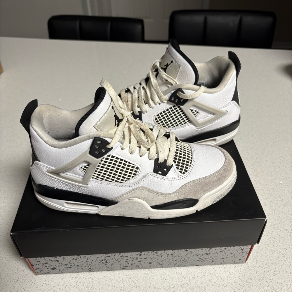 Air Jordan 4 Retro White Sneakers